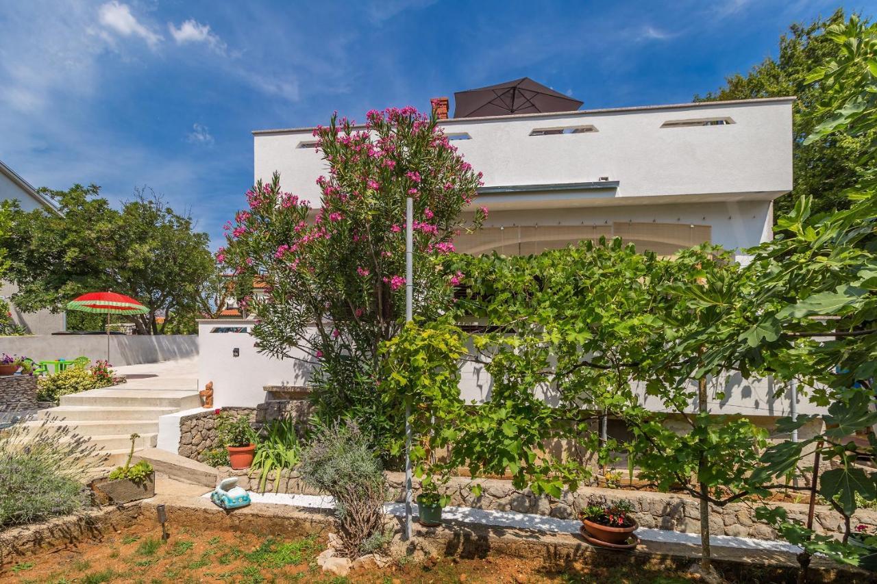 Appartement Apartman Hana à Omišalj Extérieur photo