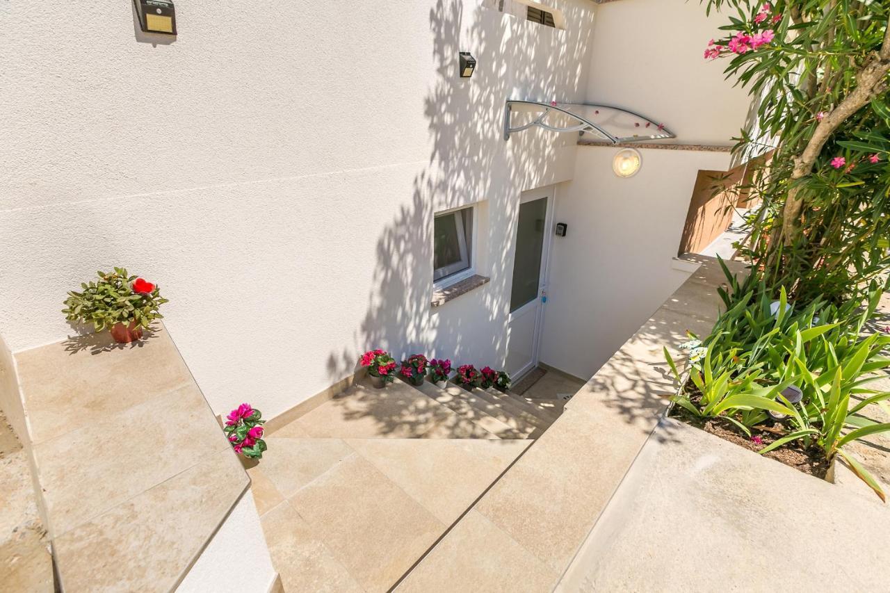 Appartement Apartman Hana à Omišalj Extérieur photo