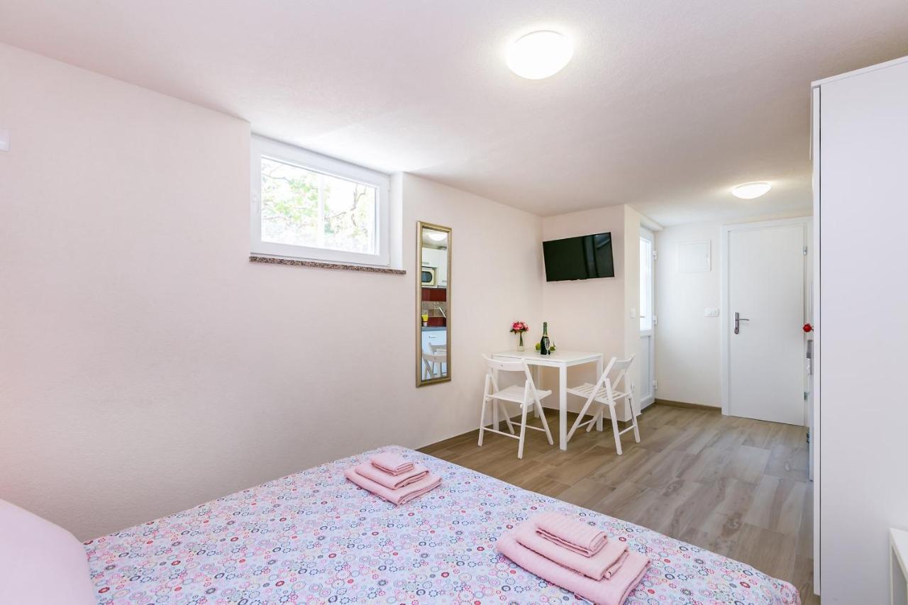 Appartement Apartman Hana à Omišalj Extérieur photo