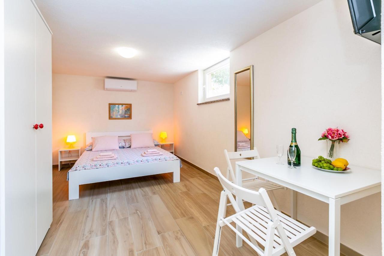 Appartement Apartman Hana à Omišalj Extérieur photo