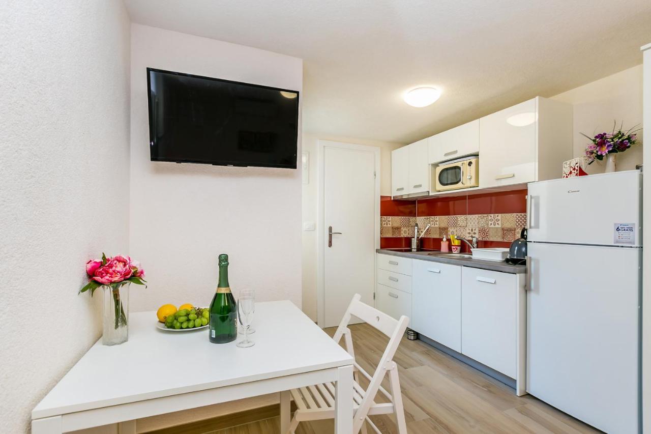 Appartement Apartman Hana à Omišalj Extérieur photo